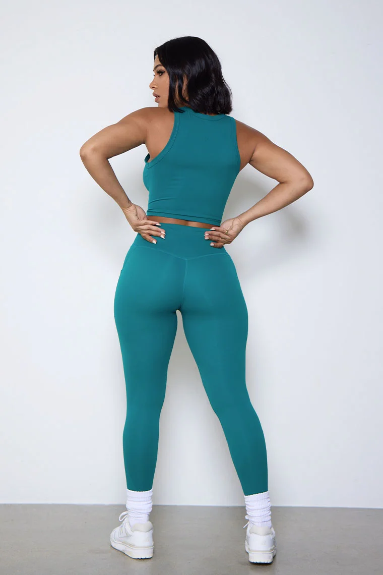ESSENTIAL CREWNECK CROP-GREEN - Image 2